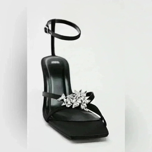 🔥🔥Zara Strappy rhinestone heels - Picture 5 of 11